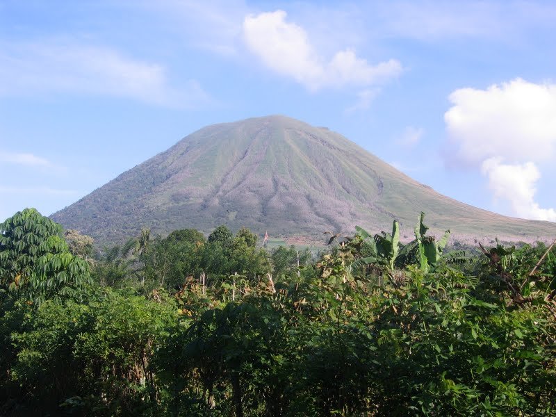 Gunung Lokon