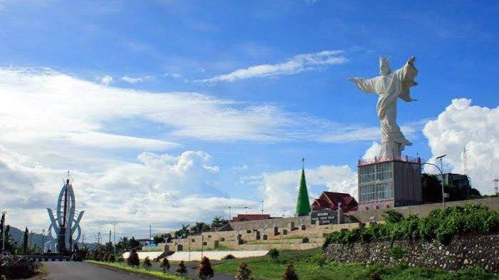 Monumen Tuhan Yesus Raja Memberkati 888899